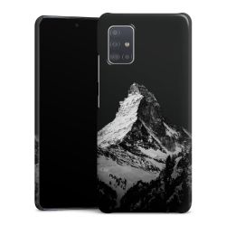 Montagnes enneigées