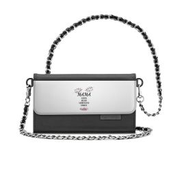 Mama Chefin dieser Verrückten Familie Weiß