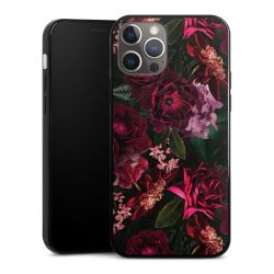 Fleurs rouge foncé et roses