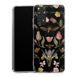 Fiori di campo e api nere