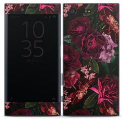 Dunkelrote und rosa Blüten