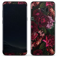 Dunkelrote und rosa Blüten