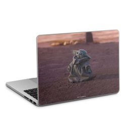 The Child schaut nach oben