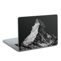 Montagnes enneigées