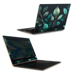 Eukalyptus dunkler Hintergrund