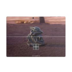 The Child schaut nach oben