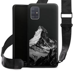 Montagnes enneigées