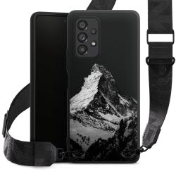 Montagnes enneigées