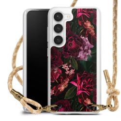 Dunkelrote und rosa Blüten