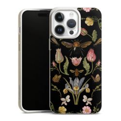 Fiori di campo e api nere