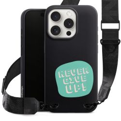 Organic Carry Case mit MagSafe schwarz Gurtband schwarz