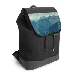 Backpack with flap black