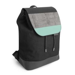 Backpack with flap black