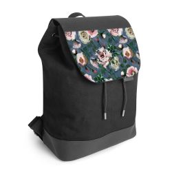 Backpack with flap black