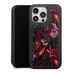 Fleurs rouge foncé et roses