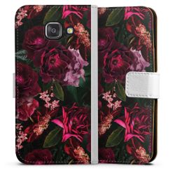 Dunkelrote und rosa Blüten