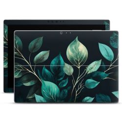 Eukalyptus dunkler Hintergrund