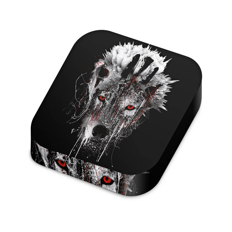 Loup aux yeux rouges