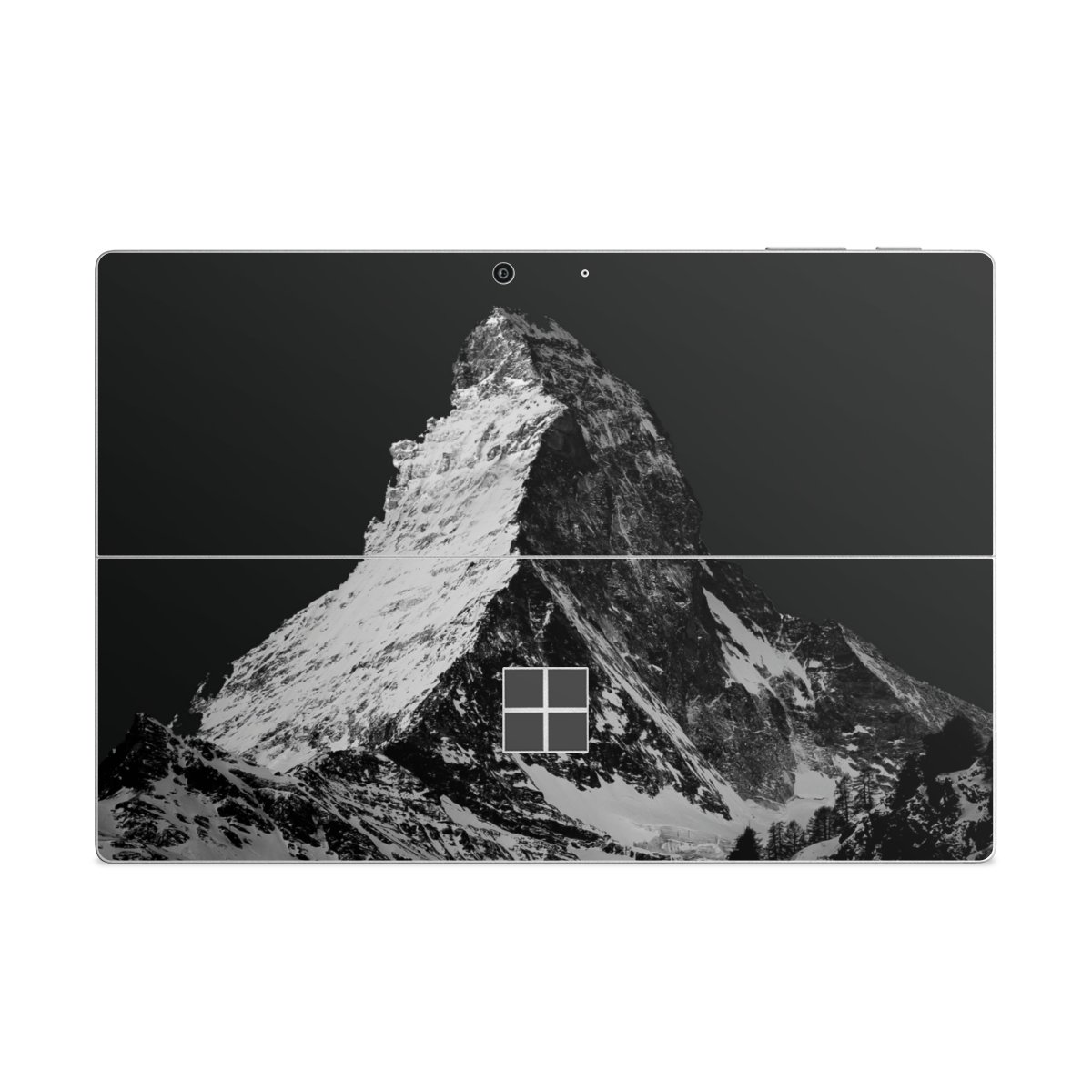 Montagnes enneigées