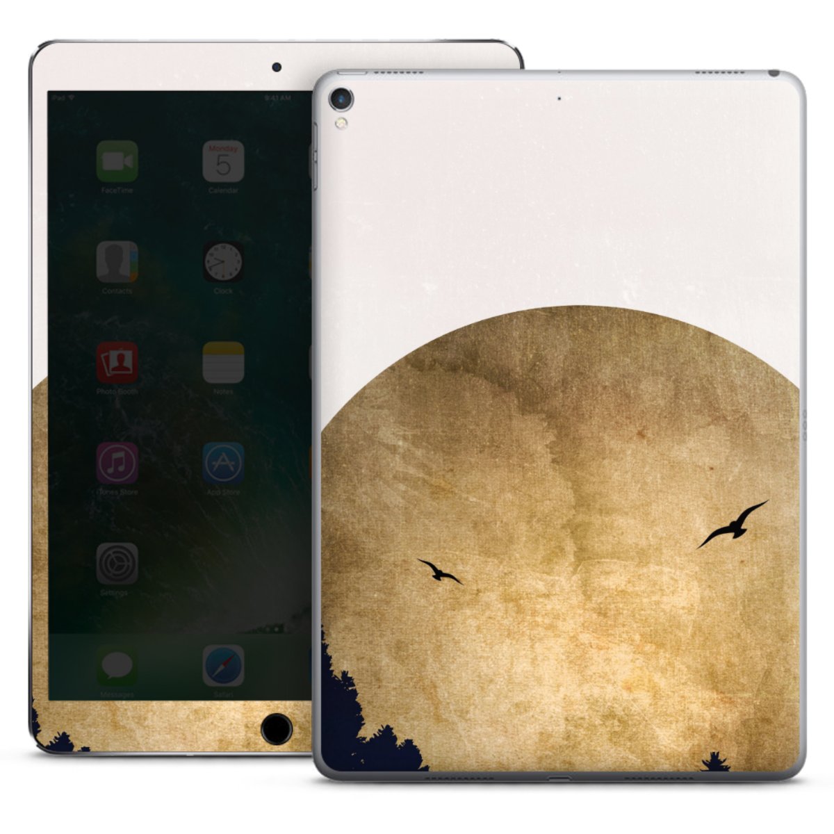 Deux oiseaux et la lune