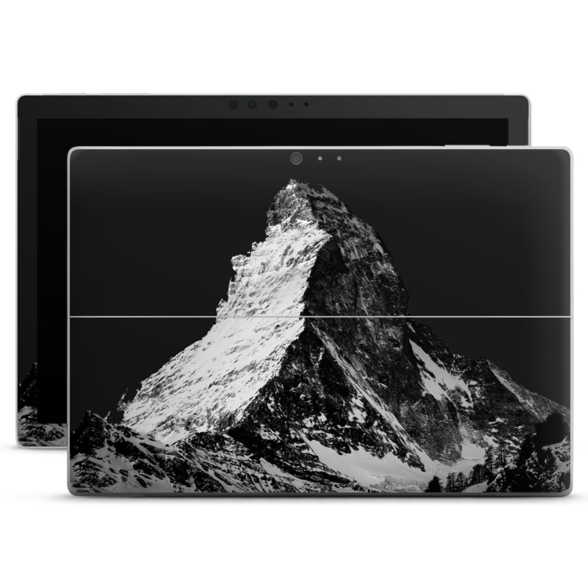 Montagnes enneigées